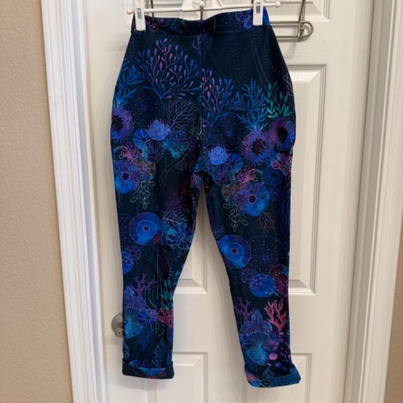 SMALL Blackmilk Floral Coral Cuffed Pants - Picture 2 of 7